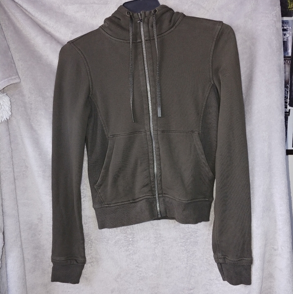 lululemon athletica Jackets & Blazers - Lululemon zip up sweater size small